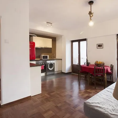 Calm, Central, Adventurous Flat Apartament