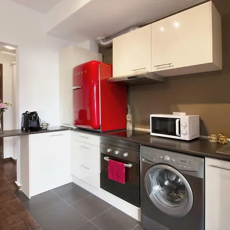 Calm, Central, Adventurous Flat *